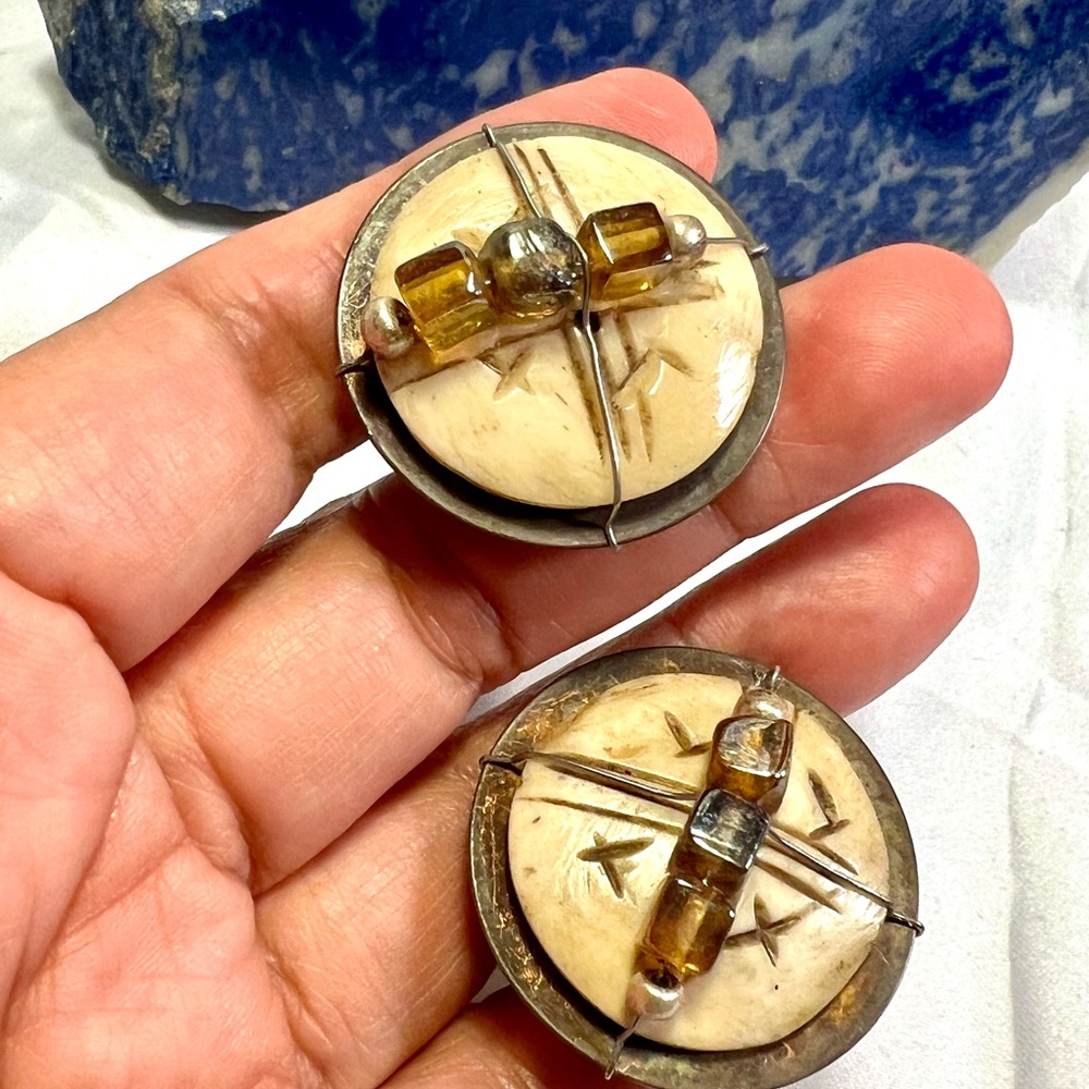 Earrings, copper metal and bones clip on earrings with Brown glass beads. - Picture 2 of 8